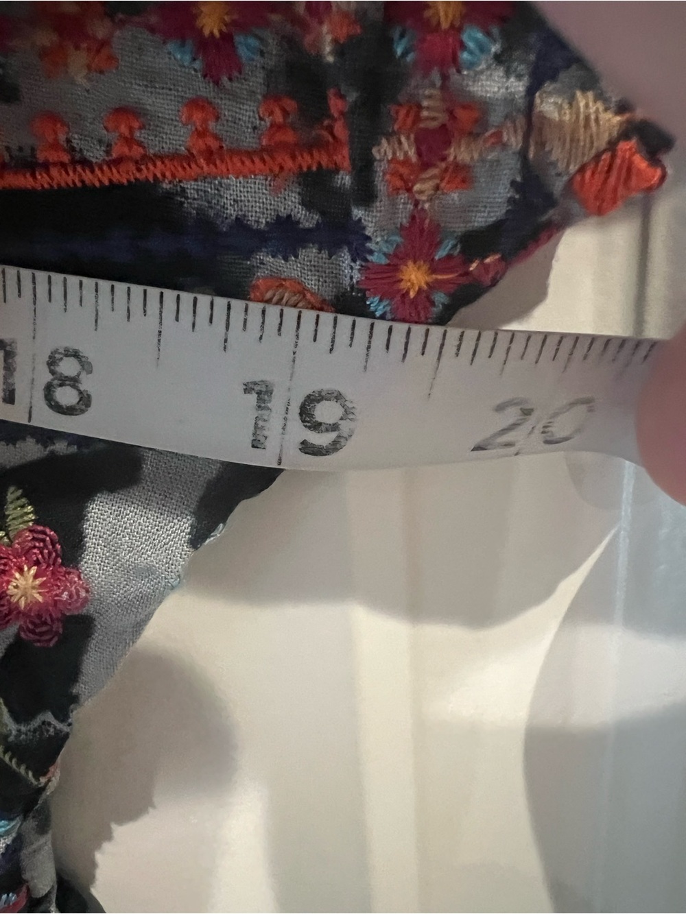 NWT Savanna Jane V-Neck Top with Multicolor Embroidery Size Small - Picture 7 of 16